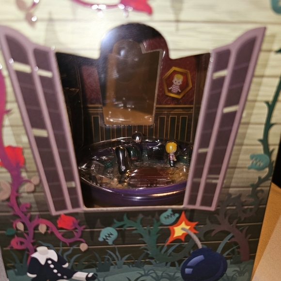 Polly Pocket The Addams Family Collectors Set Mattel Wednesday Morticia Gomez - Picture 8 of 11